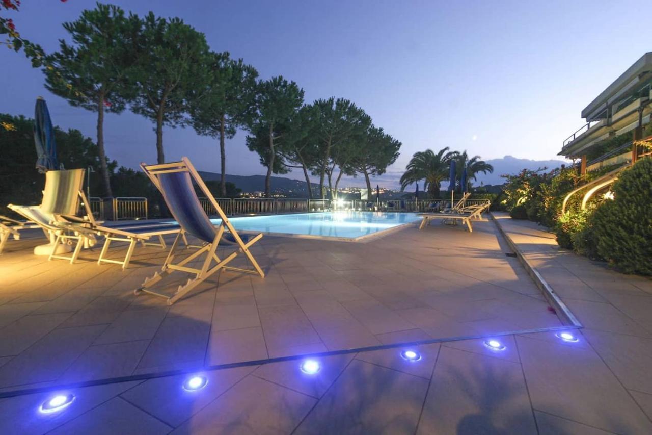 Il Porto Trilocale Nr.7 Daire Porto Azzurro Dış mekan fotoğraf