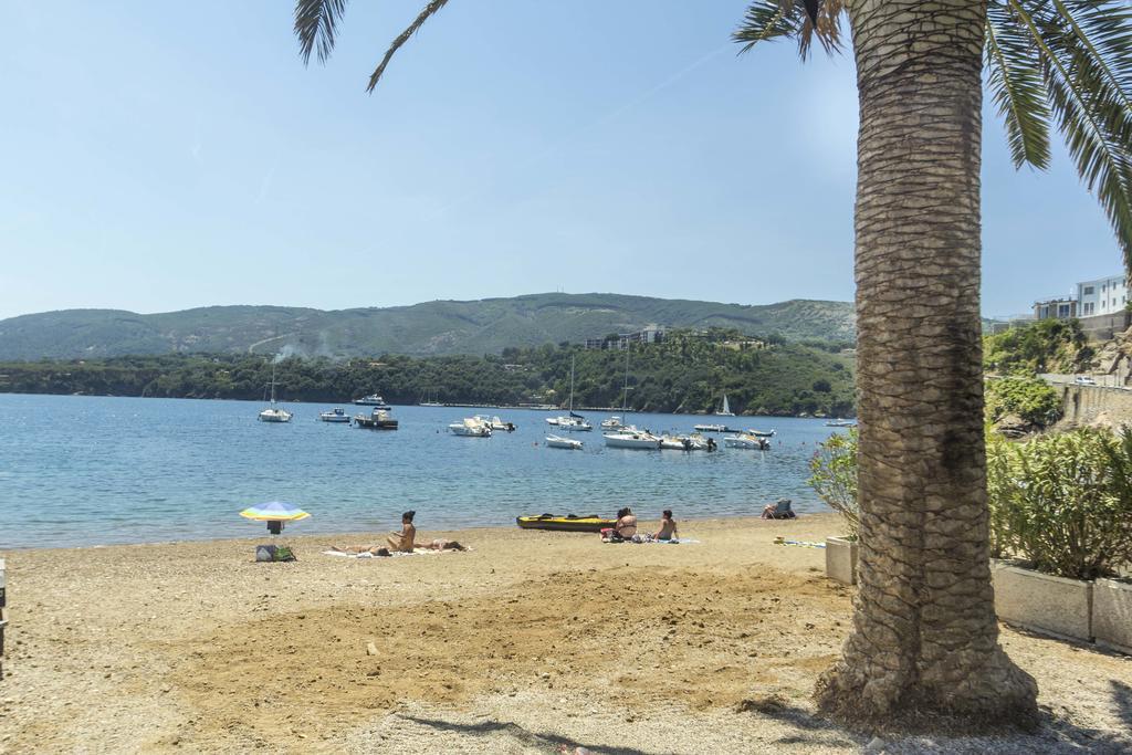 Il Porto Trilocale Nr.7 Daire Porto Azzurro Dış mekan fotoğraf